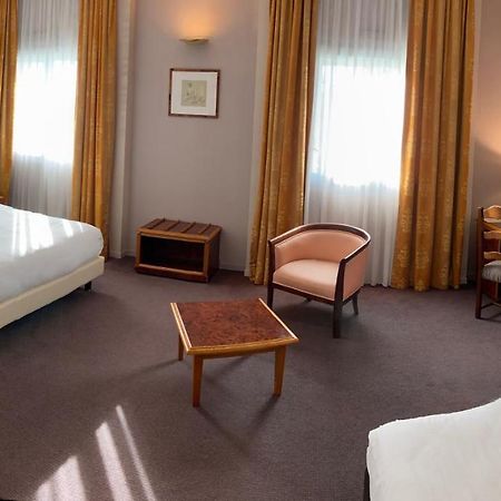 Le Manoir Otel Orchies Dış mekan fotoğraf