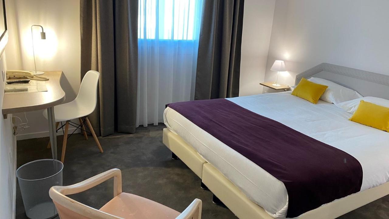 Le Manoir Otel Orchies Dış mekan fotoğraf