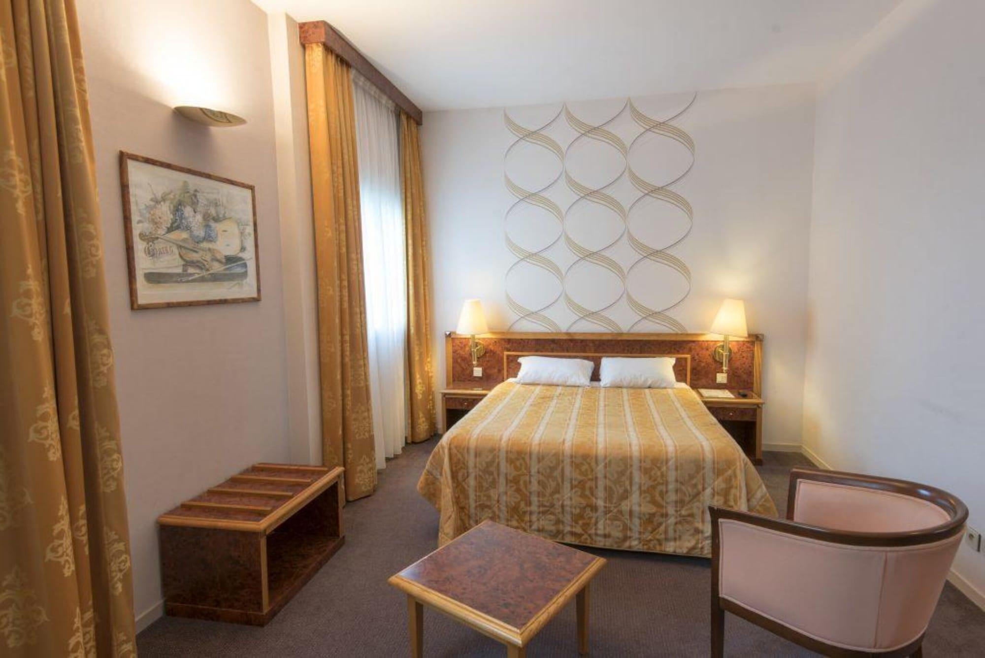 Le Manoir Otel Orchies Dış mekan fotoğraf